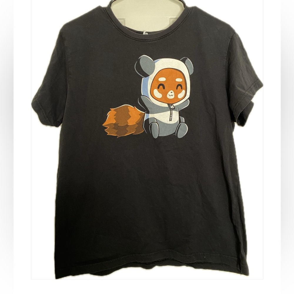 Red panda cartoon graphic tee shirt size small